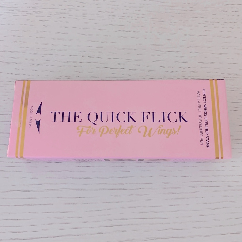 The Quick Flick for Perfect Wings Felt Tip Eyeliner Stamp Modest Black NIB